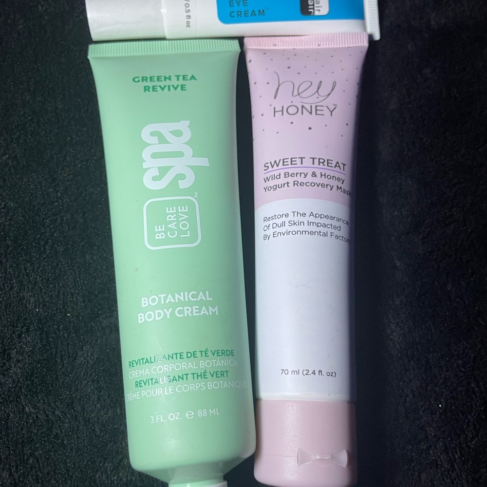 Green tea botanical body cream, wild berry and honey yogurt mask, eye cream